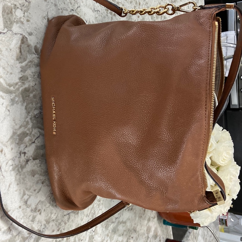 Beautiful Lightly used Michael Kors Bag
